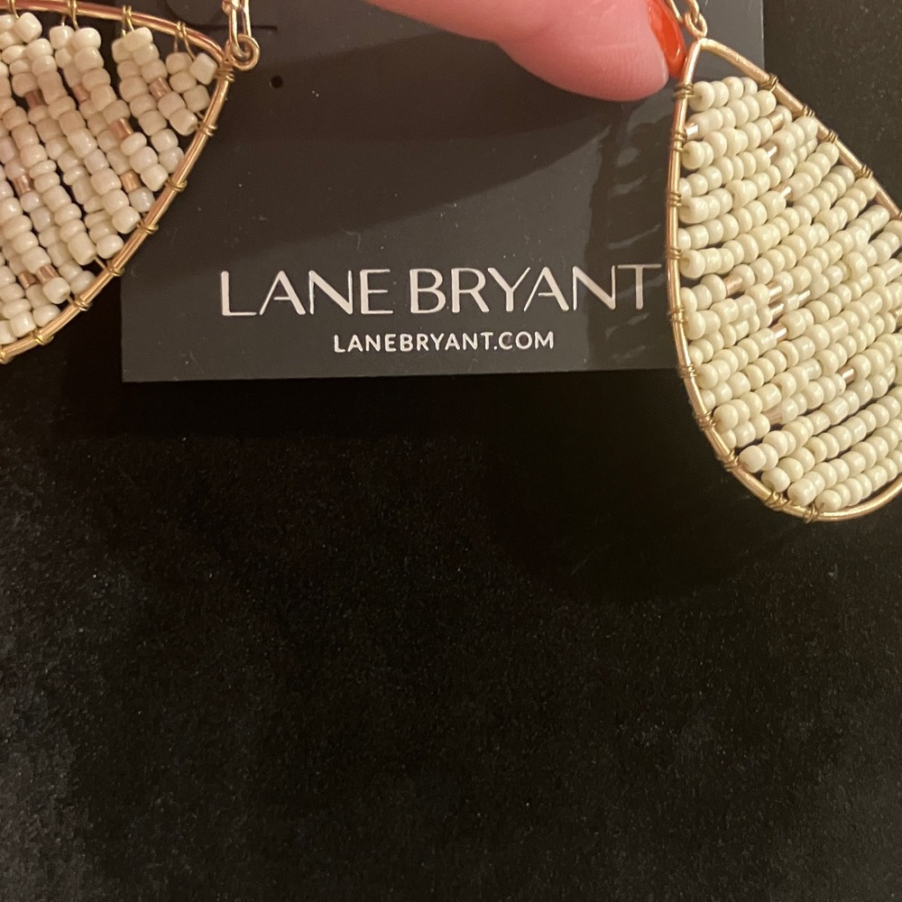 Lane Bryant Cream Beaded Teardrop Earrings Sensitive Ears Nickel Free
Brand new - Picture 3 of 4